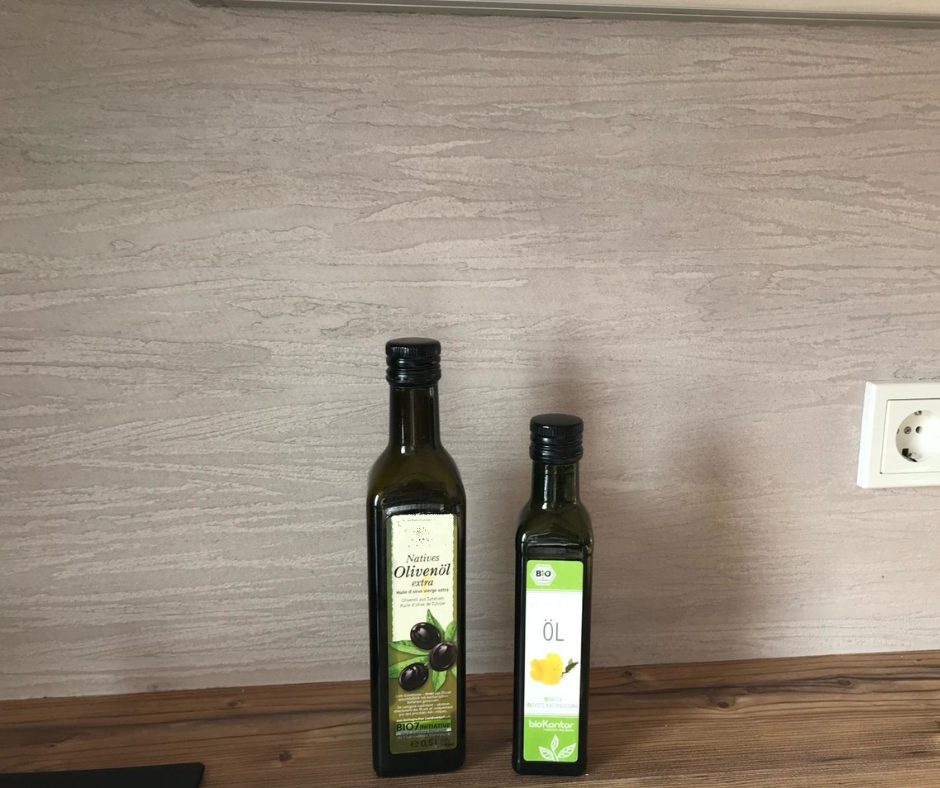 Nahaufnahme der Microcement-Struktur der Küchenrückwand im Raum Berlin