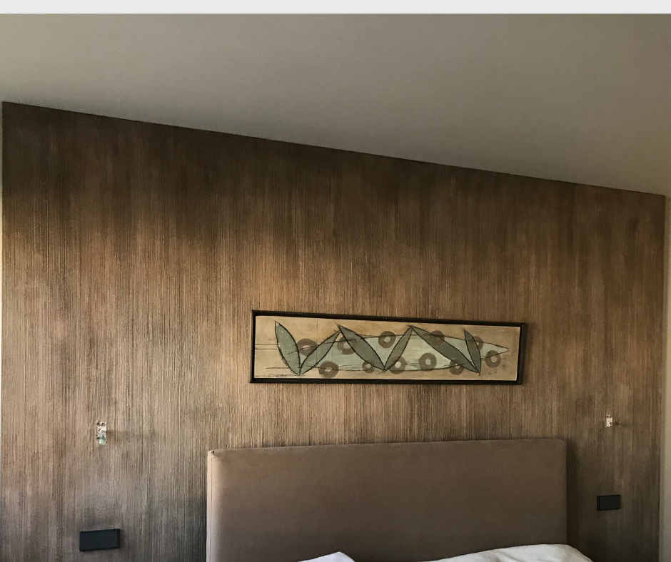 Wandfläche mit dekorativer Krakkle-Oberfläche im Innenraum in Berlin